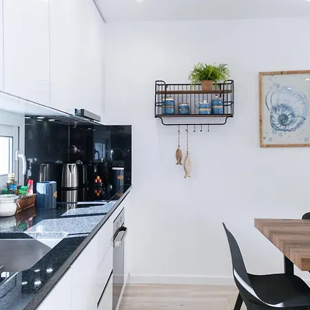 Apartment Spacious And Luxury Apartment With Sea View *